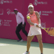 Laura Pigossi em ação no WTA 125 de Mumbai