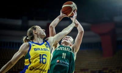 Leila Zabani tenta o toco contra a Australia