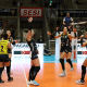 Jogadoras do Praia Clube comemoram vitória sobre o Sesi Bauru no Sul-Americano de Clubes de vôlei feminino; time enfrentará Minas na final