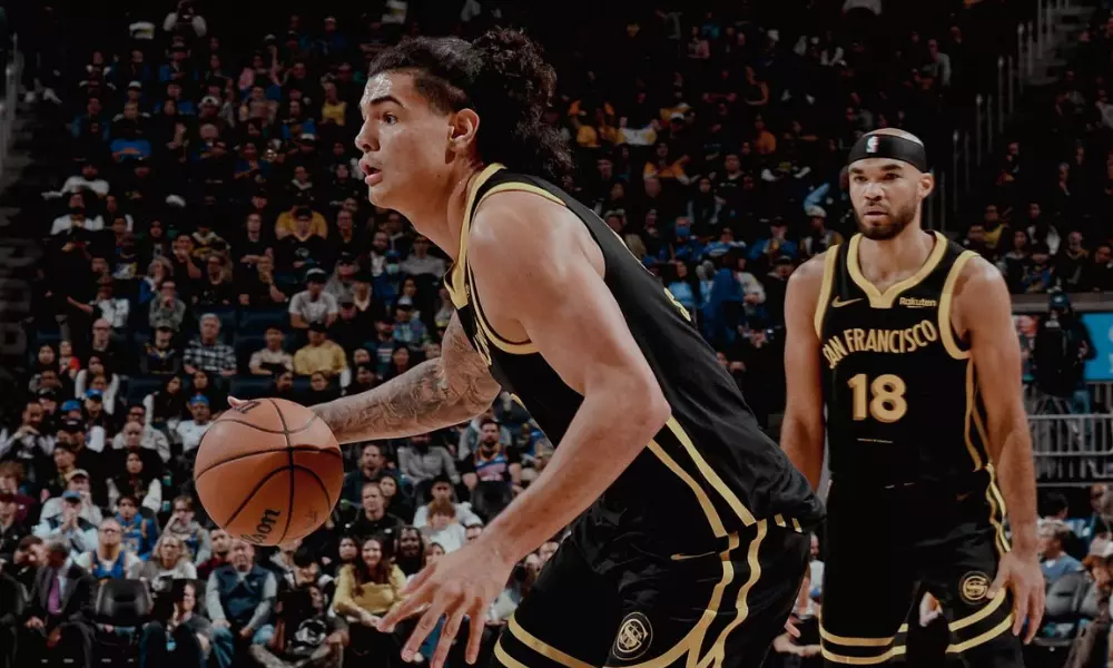 Gui Santos em partida do Golden State Warriors na NBA