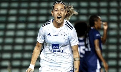 Fabi Sandoval comemora gol do Cruzeiro contra o Real Brasília na Supercopa Feminina