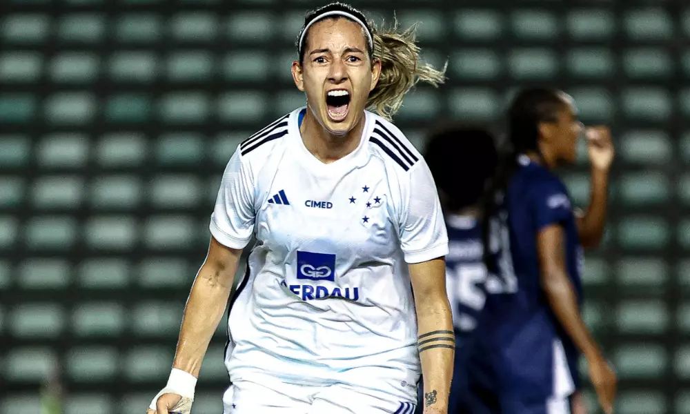 Fabi Sandoval comemora gol do Cruzeiro contra o Real Brasília na Supercopa Feminina