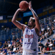 Lucas Dias faz arremesso em jogo do Sesi Franca contra o Pinheiros no NBB