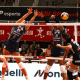 Lance do jogo entre Sesi Bauru e Minas na Superliga Feminina de vôlei
