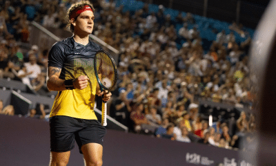 Thiago Wild comemora ponto em jogo do Rio Open