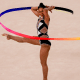 Babi Domingos na disputa da fita no Grand Prix de Thiais de ginástica rítmica