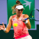 Bia Haddad rebate bola em Indian Wells; ela e Luisa Stefani avnaçaram e Marcelo Melo perdeu