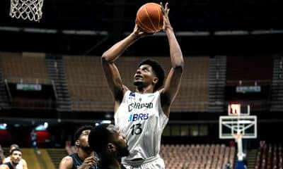 Na imagem, Maicon, do Cerrado, saltando para a cesta.