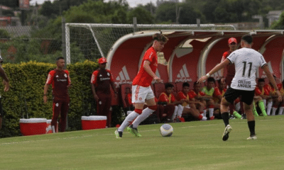Internacional e Corinthians em partida da Copa do brasil sub-17 de futebol masculino