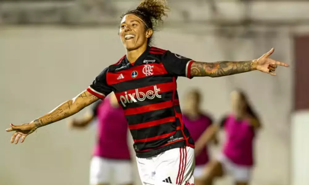 Cristiane comemora gol em jogo do Flamengo contra Atlético pelo Brasileirão Feminino