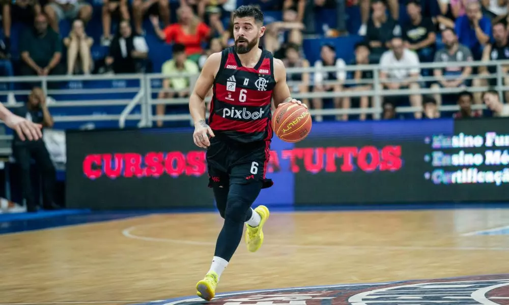Armador Franco Balbi em ação pelo Flamengo no NBB (Marcos Limonti/SFB)
