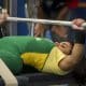 Maria Rizonaide se prepara para realizar levantamento no CT Paralímpico (Foto: Divulgação/CPB)