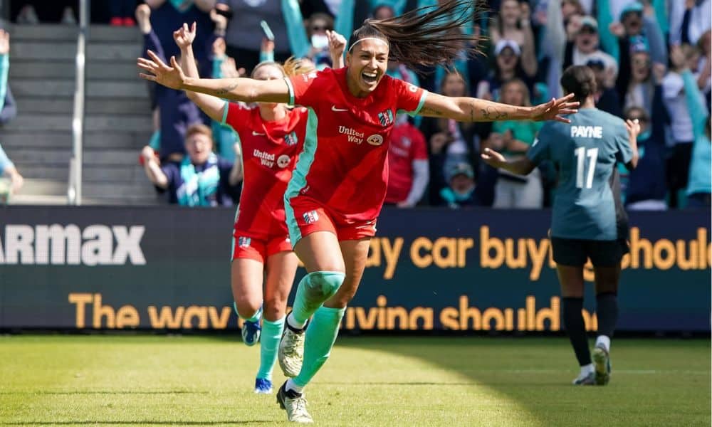Bia Zaneratto comemora seu primeiro gol pelo Kansas Current na NWSL (Foto: NWSL)