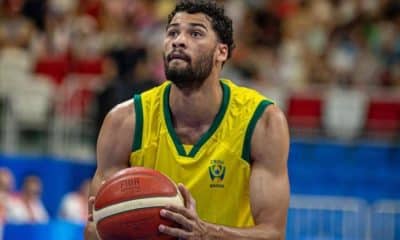 Mãozinha, segundo brasileiro a assinar com um time da NBA nesta temporada (Célio Júnior/CBDU)