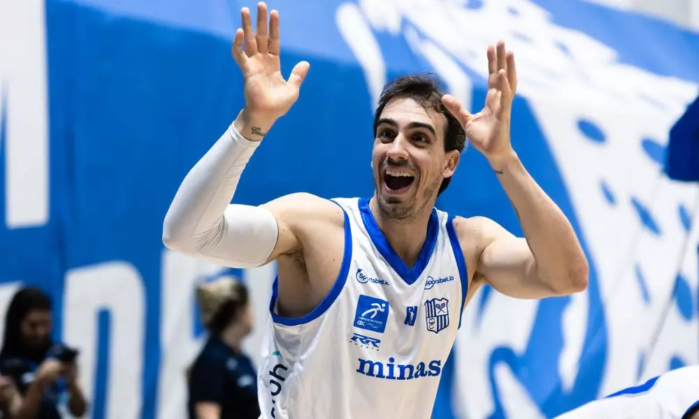 Danilo Vezaro, do Minas, no jogo contra o Pinheiros pelo NBB (Hedgard Moraes/MTC)