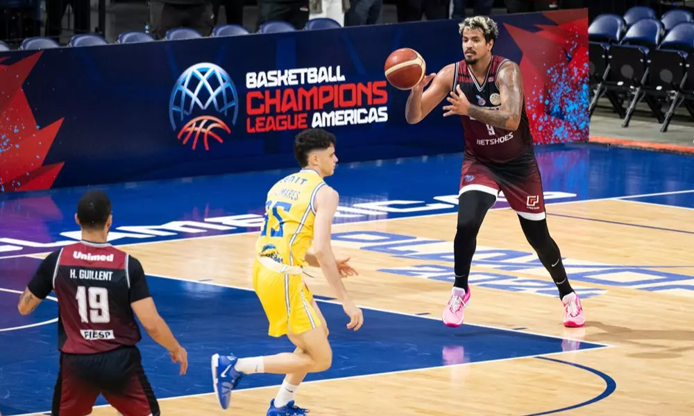 Lucas Dias em jogo Sesi Franca x Hebraica Macabi pela BCLA