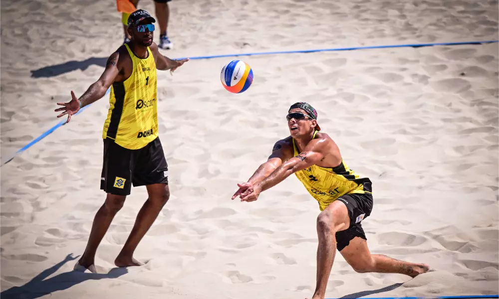 Evandro e Arthur no Elite 16 de Doha Vôlei de praia