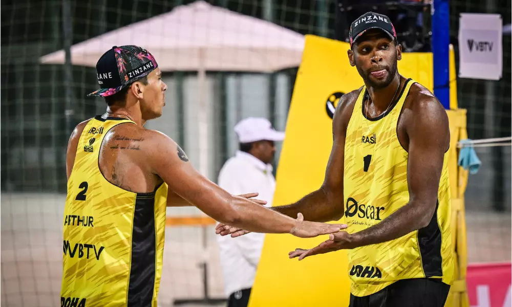Evandro e Arthur no Elite 16 de Doha (FIVB)