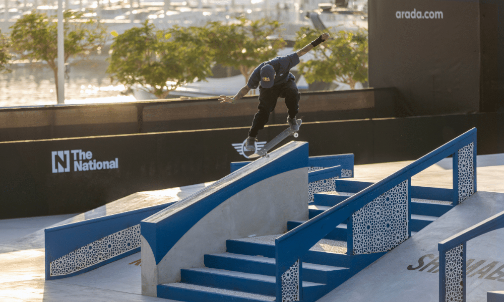 Felipe Gustavo em ação no Pro Tour de Dubai de skate street