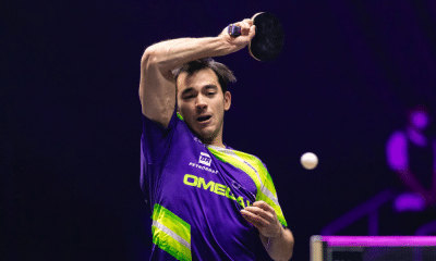 Hugo Calderano em ação no WTT Champions Incheon de tênis de mesa