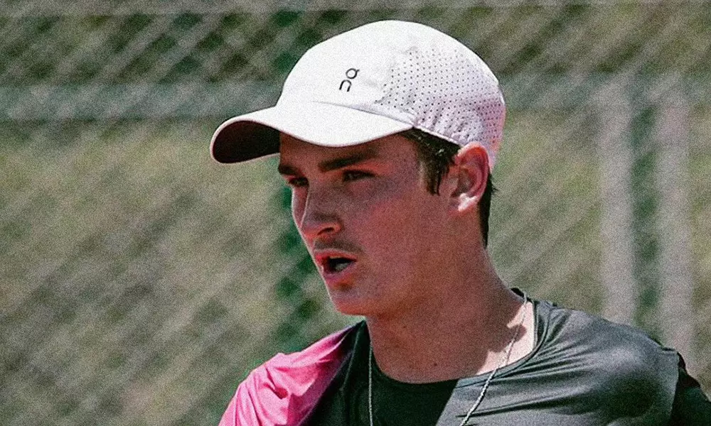 Na imagem, João Fonseca comemorando a vitória sofrida no Challenger de Nottingham
