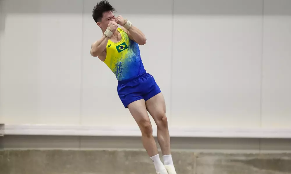 Yuri Guimarães no solo da Copa do Mundo de ginástica artística em Baku