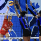 Tifanny do Osasco ataca contra o bloqueio do Pinheiros em jogo da Superliga