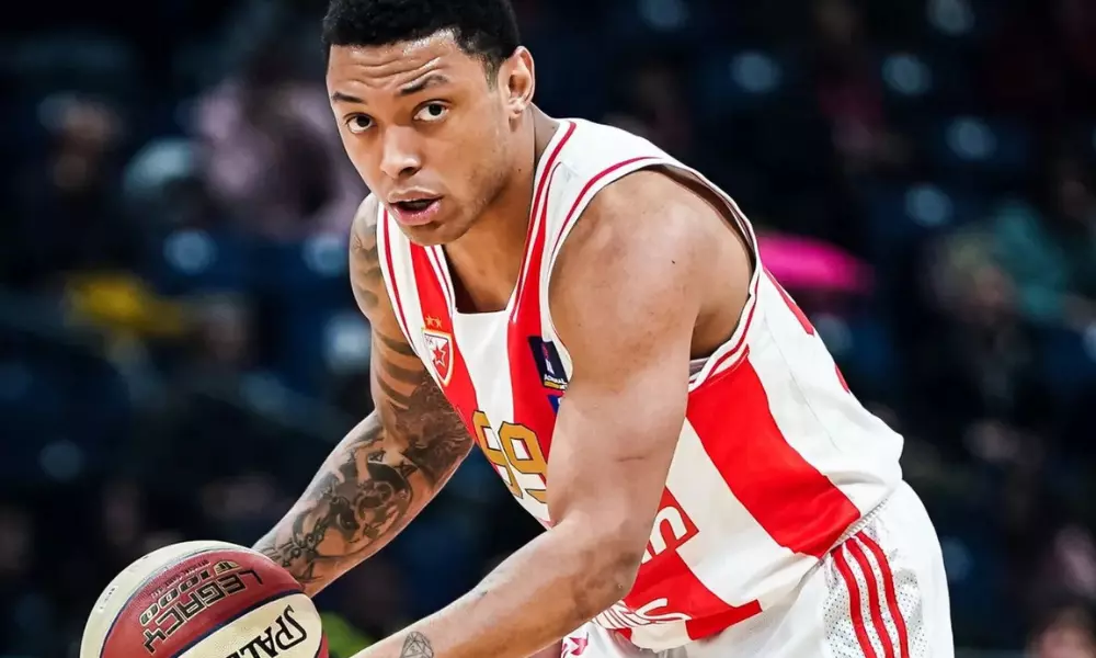 Yago em jogo do Estrela Vermelha na Euroliga