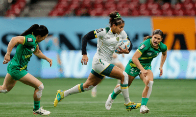 Jogadora das Yaras corre com a bola em etapa do Circuito Mundial de rúgbi sevens