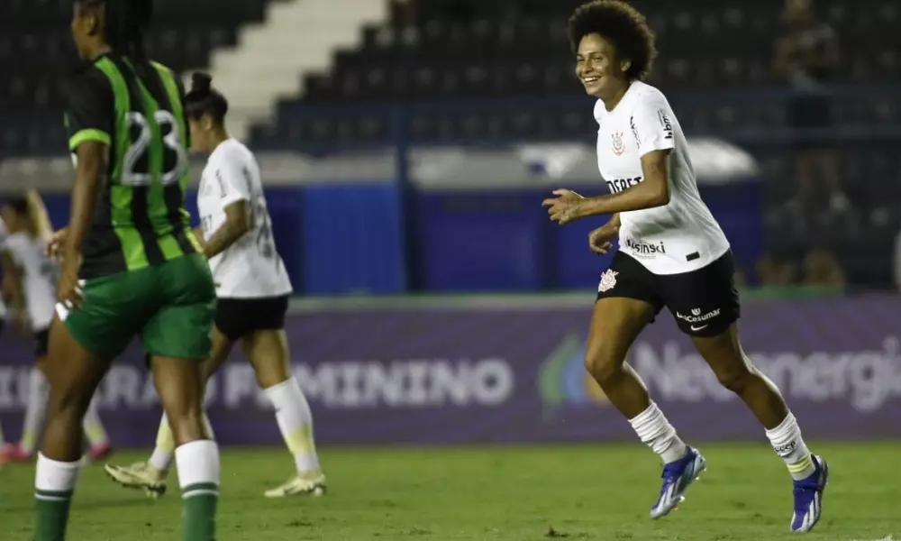 Yaya comemora gol do Corinthians contra o América-MG pelo Brasileirão Feminino