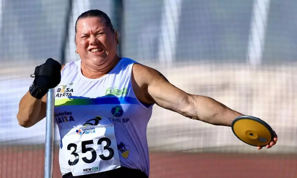 Beth Gomes faz a melhor marca do ano no lançamento de disco