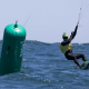 Bruno Lobo em ação durante prova da Fórmula Kite no Troféu Princesa Sofía de vela; ele e Martine Grael e Kahena Kunze não avançaram à regata da medalha