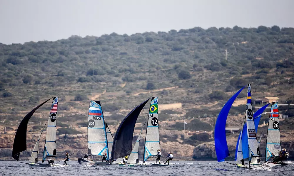 Na imagem, barcos da vela, que será uma das modalidades com campeonatos que definem vagas em abril.