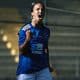 Byanca Brasil comemorando um dos seus gols na vitória do Cruzeiro sobre o Atlético-MG pelo Brasileiro Feminino (Reprodução/Twitter/@CruzeiroFem)