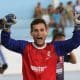 Goleiro Jairo, do Cedemac, está olhando diretamente para a câmera, com os braços erguidos e expressão de vibração, após a semifinal do Regional Nordeste de futebol de cegos (Foto: Renan Cacioli/ CBDV)