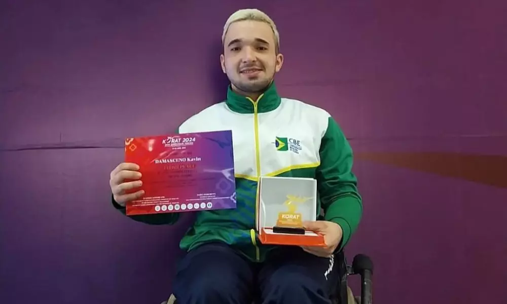 Kevin Damasceno, medalhista de bronze no Mundial Sub-23 de paraesgrima (Divulgação/CBE)