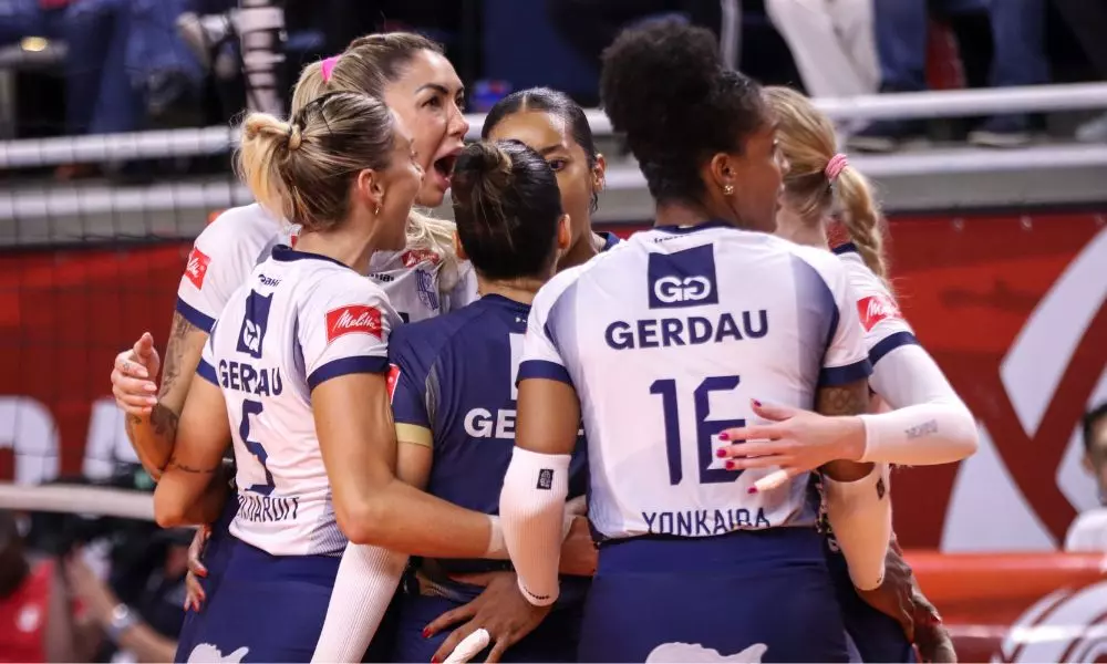 Confronto entre Osasco e Minas, válido pela semifinal da Superliga Feminina (Foto: @tkssport / @carol__fotografia)