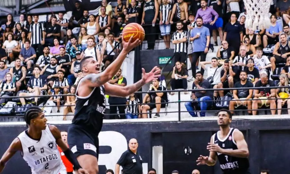 Rafael Hettsheimeir, destaque do Corinthians na vitória pelo NBB (Foto: Wallace Lima)