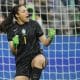 Goleira Lorena, destaque do Brasil na vitória sobre o Japão pela SheBelieves Cup (Reprodução/@USWNT)