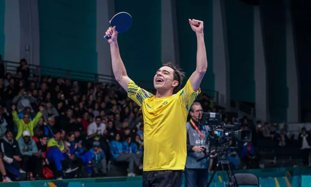 Hugo Calderano em ação no Pan de Santiago-2023 tênis de mesa ranking mundial de tênis de mesa