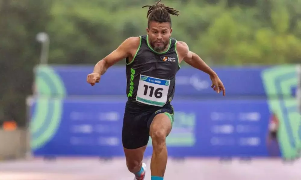 Ricardo Mendonça corre prova dos 100m pelo Open Internacional de atletismo no CT Paralímpico (Foto: Ale Cabral/CPB)
