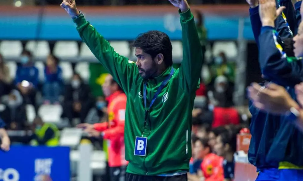 Cristiano Rocha, treinador da seleção brasileira de handebol feminino em Paris-2024 (Divulgação/IHF)