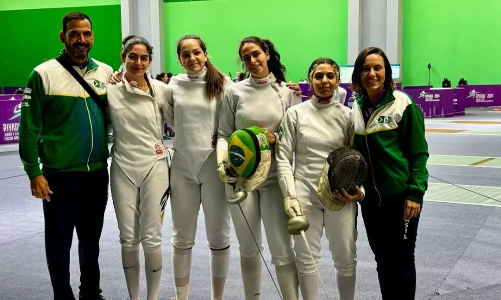 Espada feminina do Brasil no Mundial Cadete e Júnior de esgrima