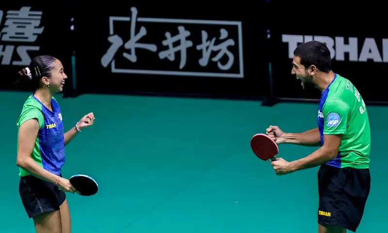 Na imagem, Giulia Takahashi e Guilherme Teodoro comemorando vitória.