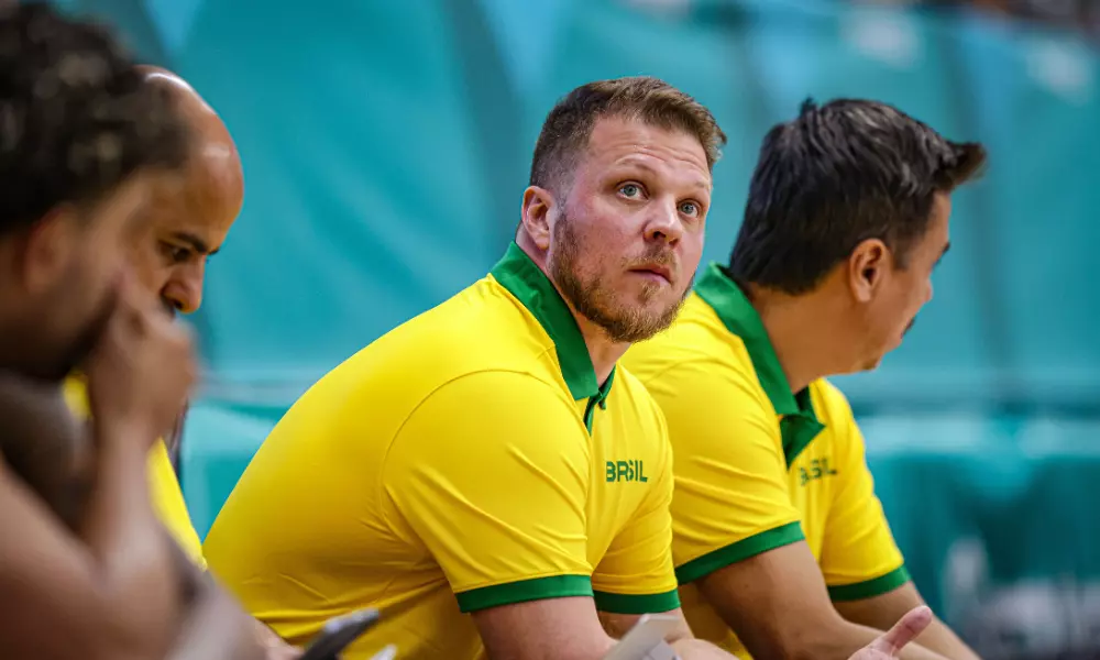 Gustavo de Conti não é mais treinador da seleção brasileira de basquete masculino