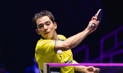 Hugo Calderano dando forehand na Copa do Mundo de Macau de tênis de mesa