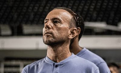 Kleiton Lima em partida do Santos pelo Brasileirão Feminino