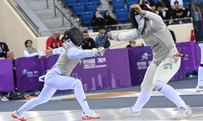Livia Burberry em ação no Mundial Cadete e Júnior de esgrima; ela e Valentina Basso chegaram no quadro de 64 do florete cadete