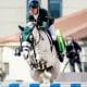 Na imagem, Luiz Felipe de Azevedo Filho saltando o obstáculo com seu cavalo.