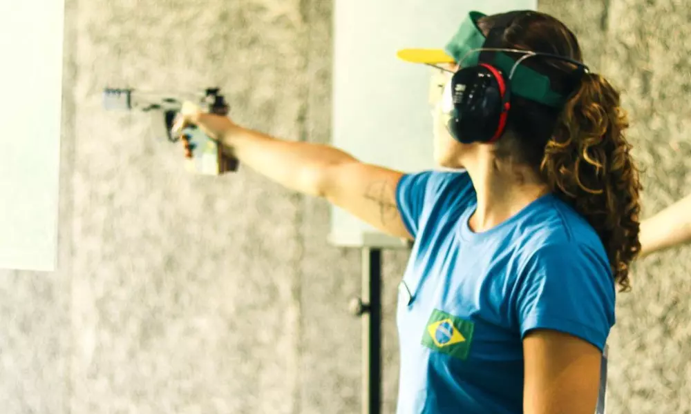 Marina Alves em ação no Campeonato das Américas de tiro esportivo, sem vaga olímpica - pistola 25m Copa do Mundo